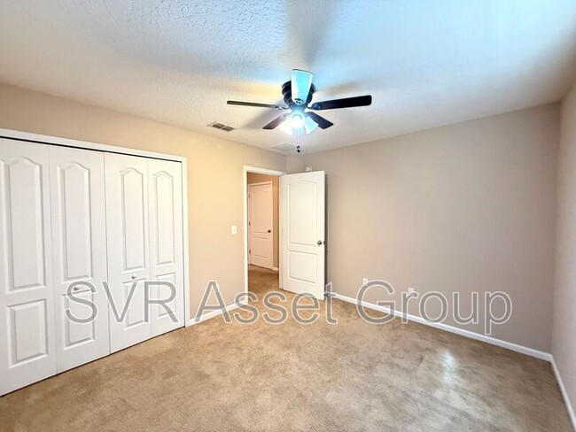 Building Photo - 641 Glendale Ln