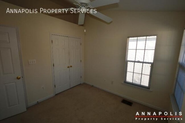Building Photo - 2123 Hideaway Ct