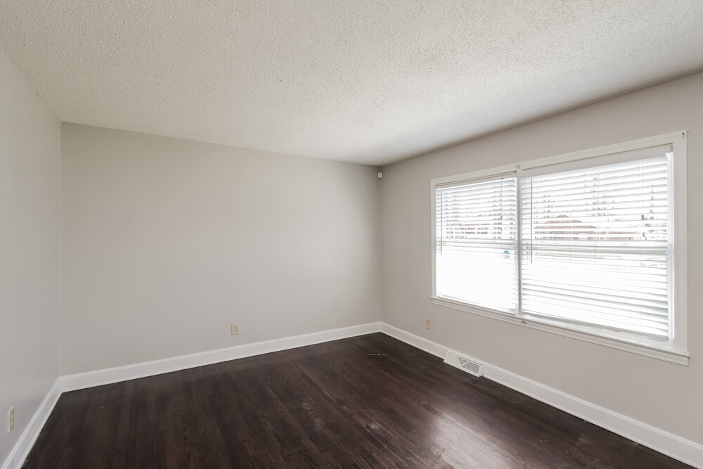 Building Photo - 2836 Parkmont Dr