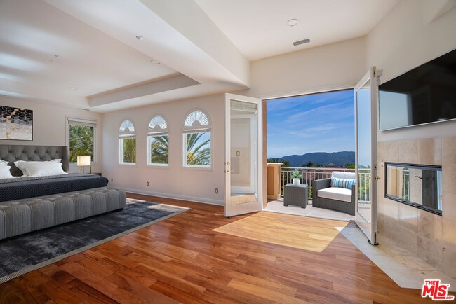 Building Photo - 16800 Calle Montecito