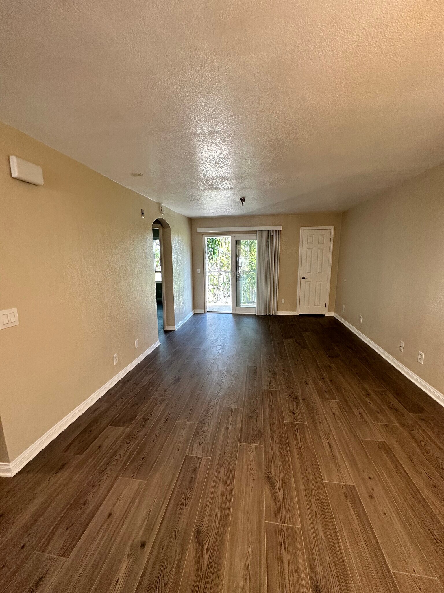 Building Photo - 5252 Orange Ave, #103