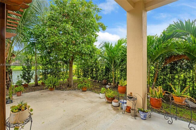 Building Photo - 363 NE 25th Terrace