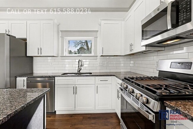 Building Photo - 124 8th Ave