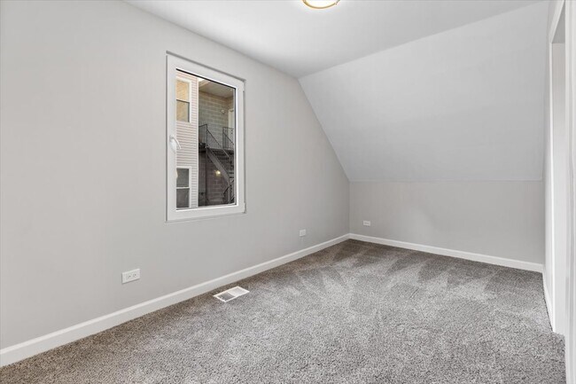 Building Photo - 3751 N Clifton Ave