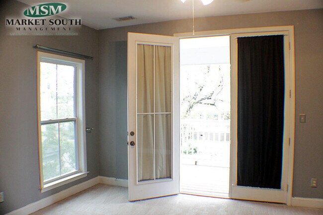 Building Photo - *APPLICATION PENDING!* DOWNTOWN EAST HENRY...