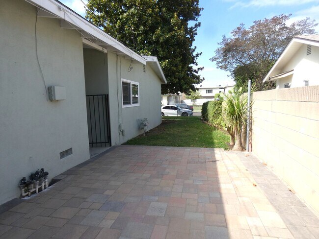 Building Photo - *Available NOW  in Whittier!*