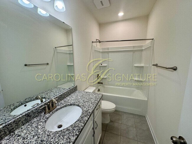 Building Photo - Fantastic 3BR/2.5BA Townhome located in The Elm at Stonecrest