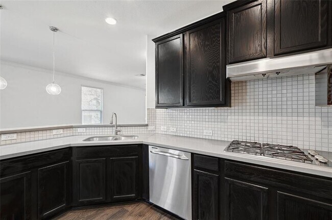 Building Photo - 503 S Meadowlark St