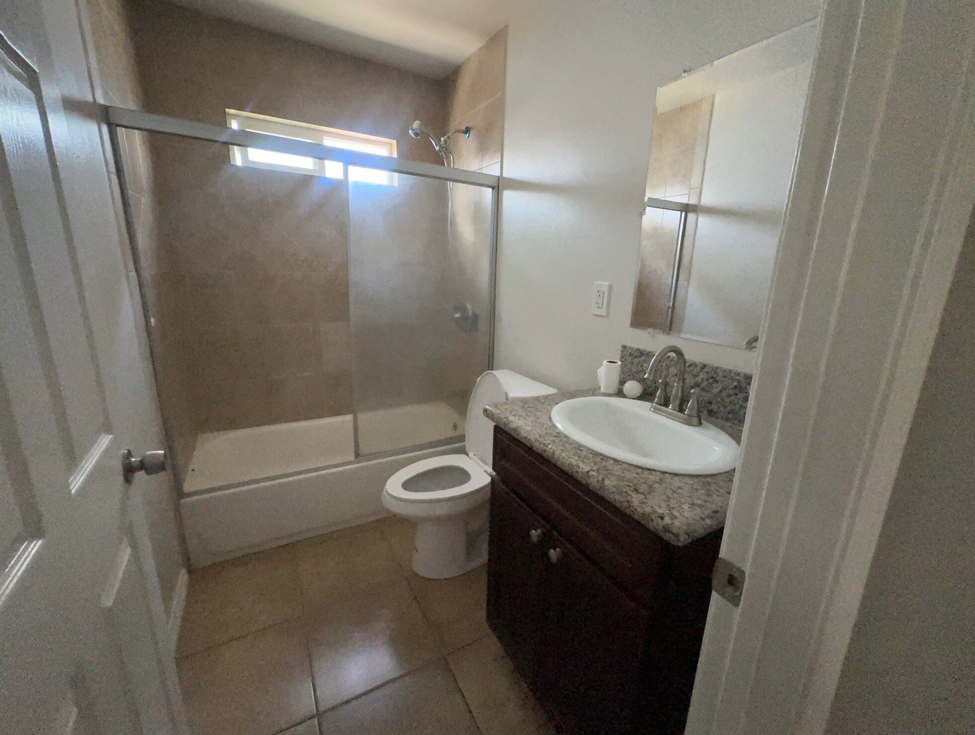 Building Photo - 843 W 76th St