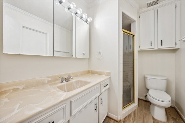 Building Photo - 2159 River Village Dr