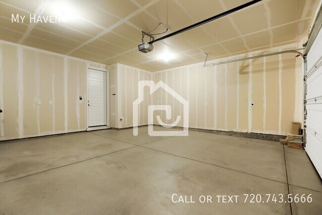 Building Photo - 10138 E 62nd Ave