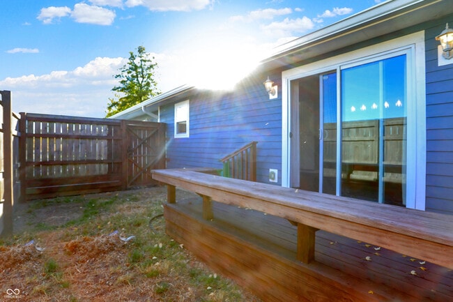 Building Photo - 301 W Pierce St