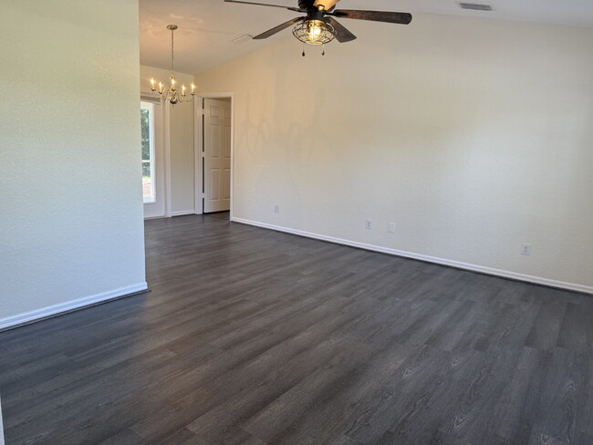 Building Photo - "3-Bedroom North Port Home!"
