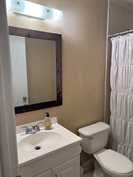 Building Photo - 1151 Golden Pond Ct