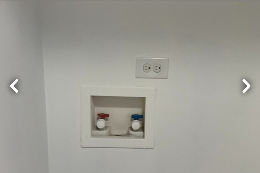 Building Photo - 7456 S Stewart Ave