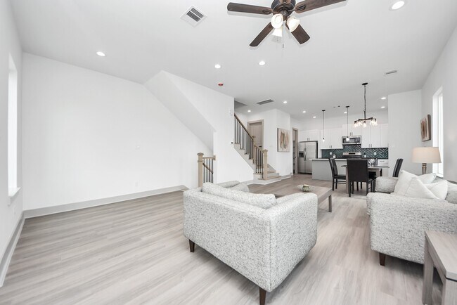 Building Photo - 5308 Kindred Gdn Ln