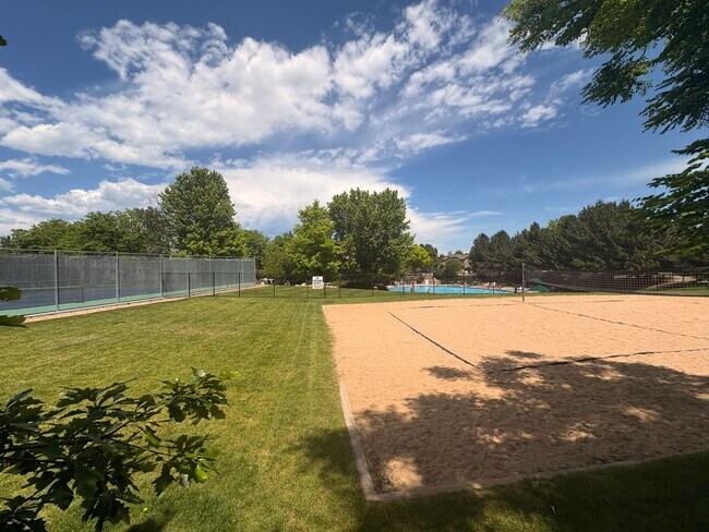 Building Photo - High-End 4 Bed 3.5 Bath Home Next to Arapa...