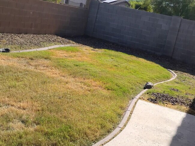 Building Photo - 17161 W Port Royale Ln