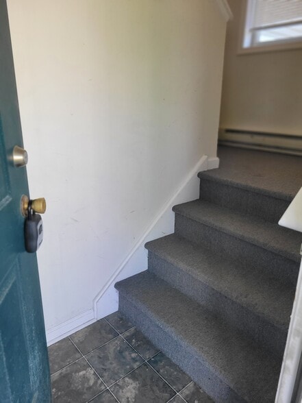 entryway - 1200 Hillside Ave