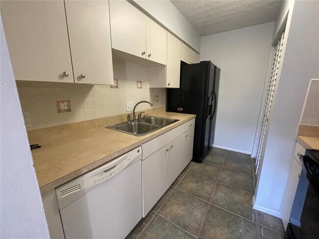 Building Photo - 5503 Pokeweed Ct