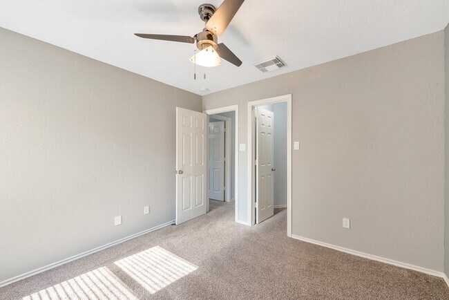 Building Photo - 18 N Star Ridge Cir