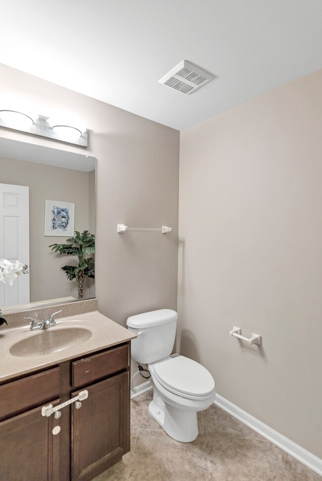 Building Photo - 426 Kingfisher Rd