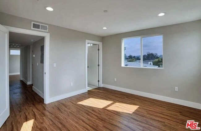 Building Photo - 2303 Hauser Blvd