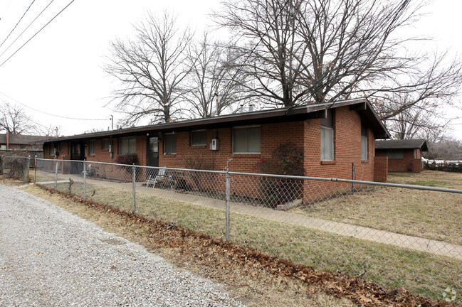 Primary Photo - Williams Apartments