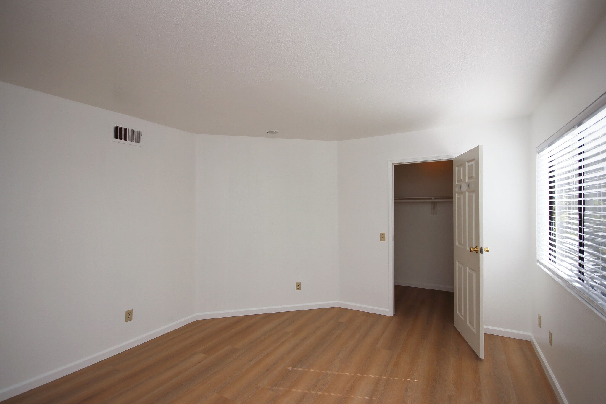 Building Photo - 311 E Glenarm St