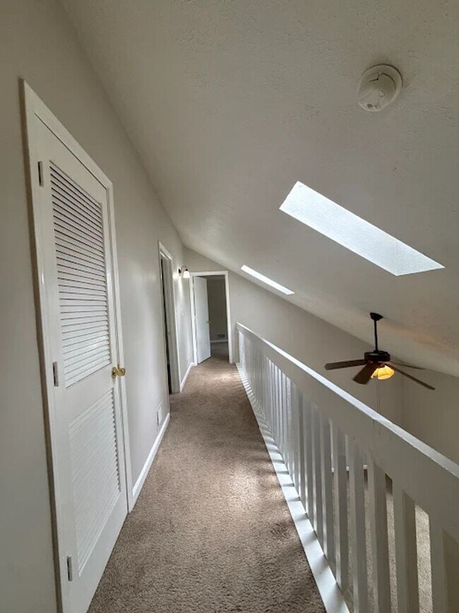 Building Photo - 3 Bed  2.5 bath in Stone Mountain!