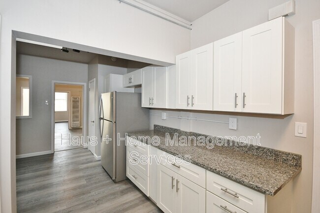 Building Photo - 933 4th Ave