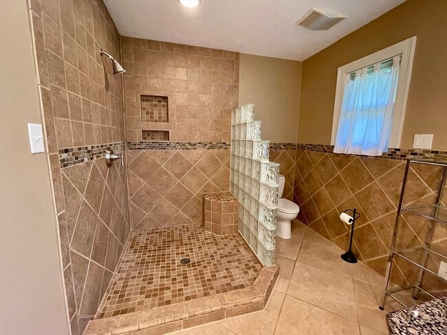 Building Photo - 960 Terrace Dr