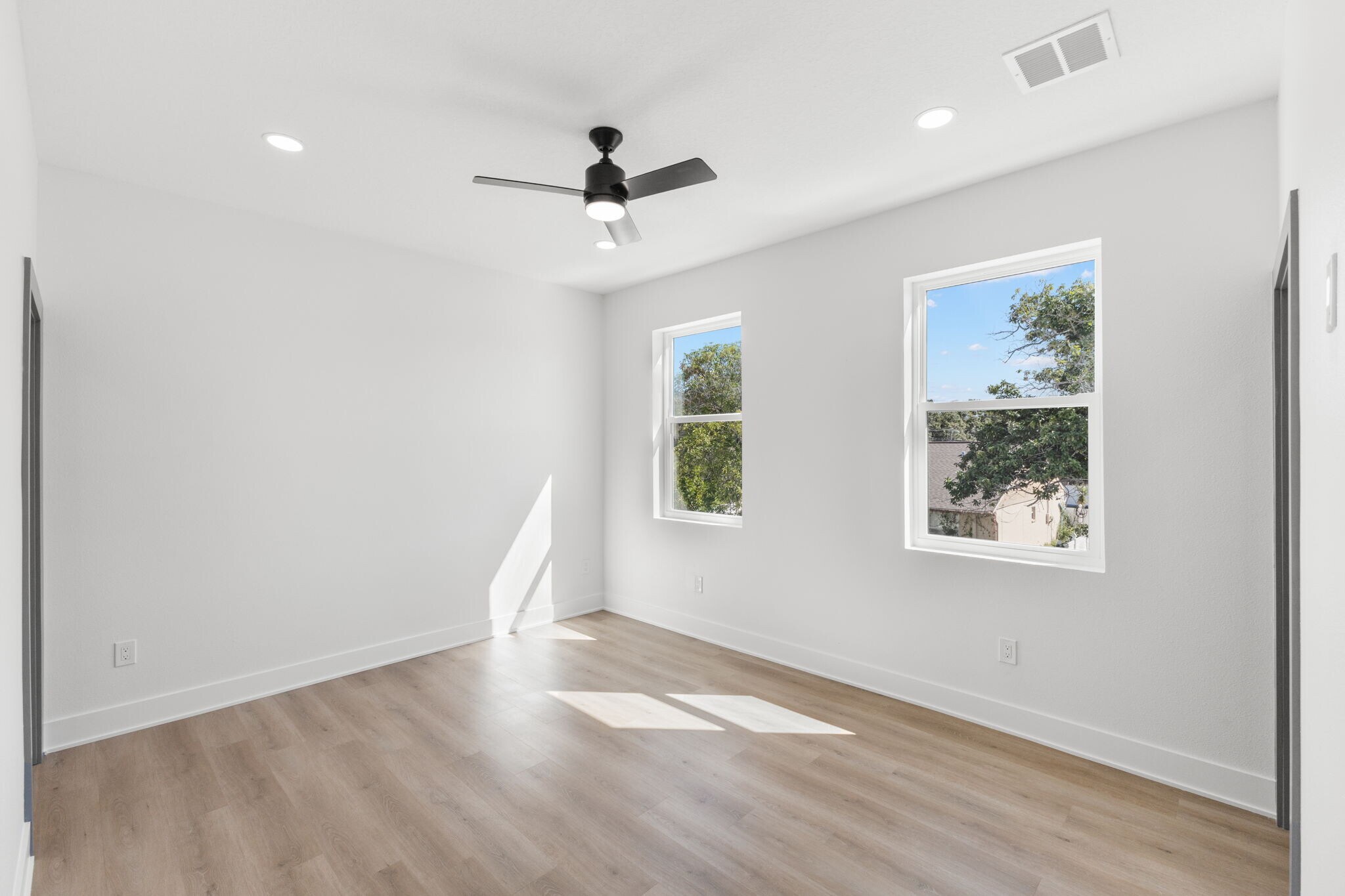 Building Photo - 2523 13th Ave N