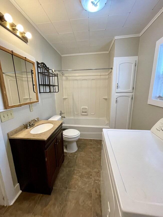 Building Photo - 22 East Ave