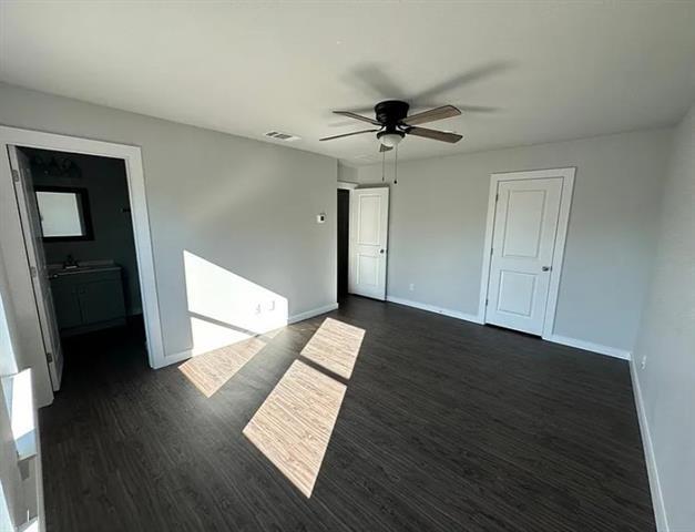 Building Photo - 1700 E Powell Ave