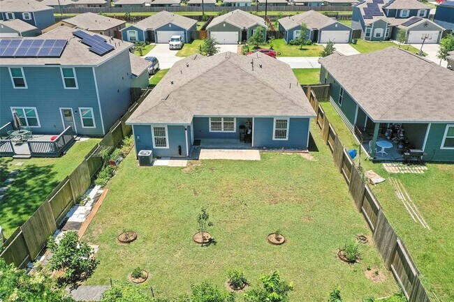 Building Photo - 12730 Pelican Bay Dr