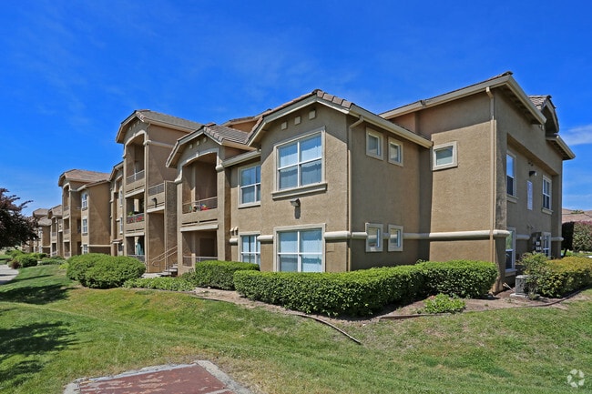 Building Photo - Highland by Vintage