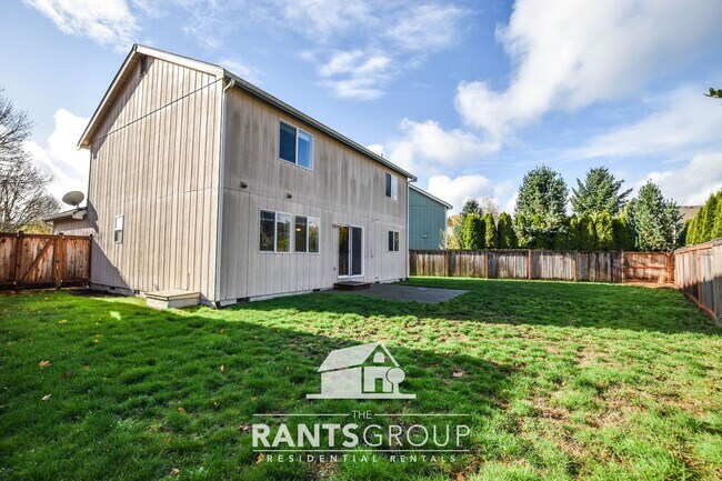 Building Photo - Great Location! Easy JBLM Commute!