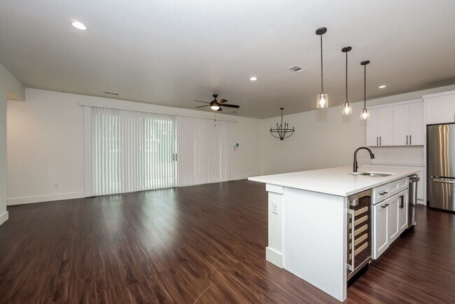 Building Photo - 8585 Mulligan Pass