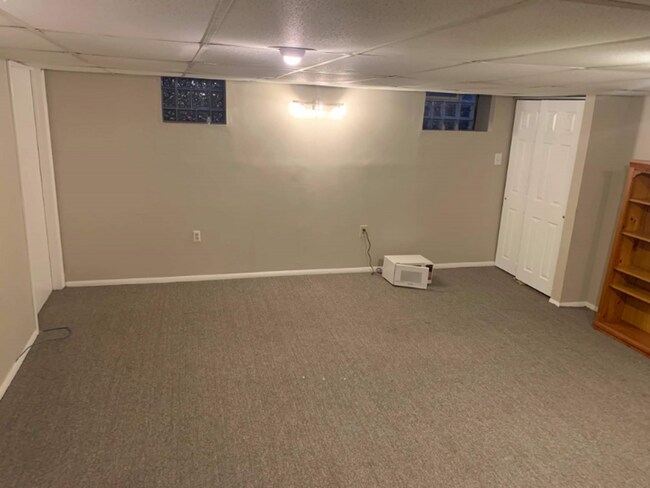 Building Photo - 2215 Victor St