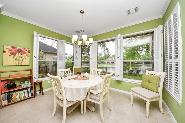 Building Photo - 19 Wild Meadow Ct