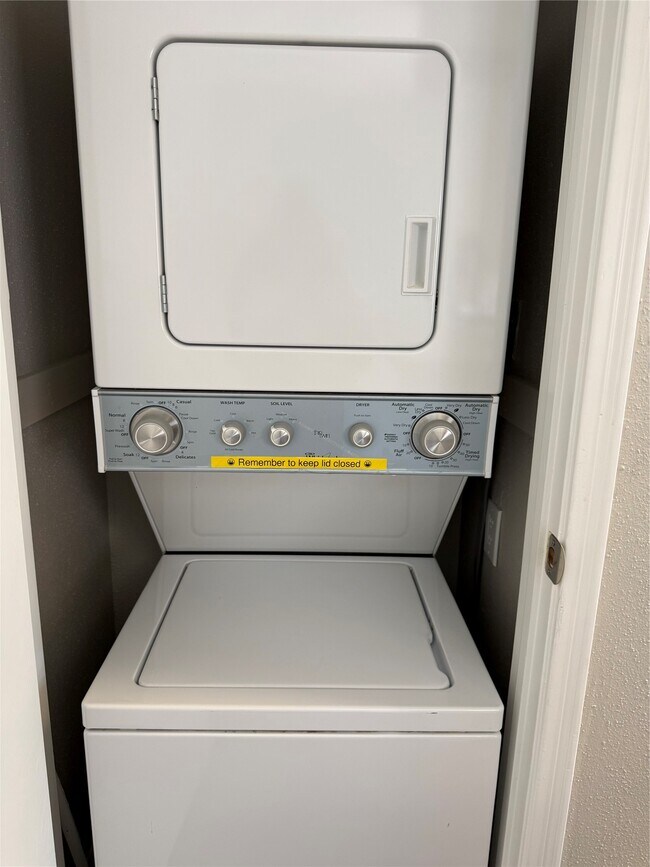 Building Photo - 7575 Cambridge St