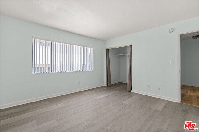 Building Photo - 1236 Wellesley Ave