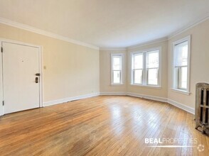 Building Photo - 0 bedroom in CHICAGO IL 60613