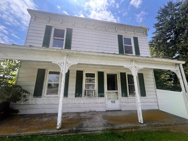 Building Photo - 923 Greenbriar Rd