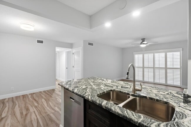 Building Photo - 2518 SE Anchorage Cove