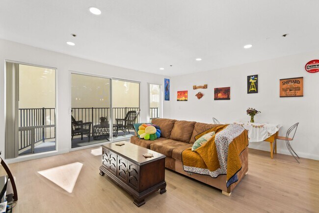 Building Photo - Modern Living Meets Urban Charm in Bankers...