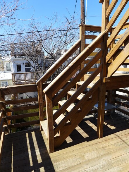 Building Photo - 512 S Montford Ave
