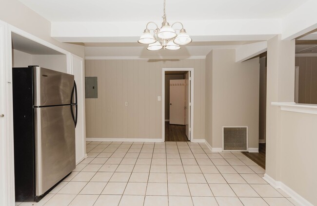 Building Photo - 2780 Hall Dr SE