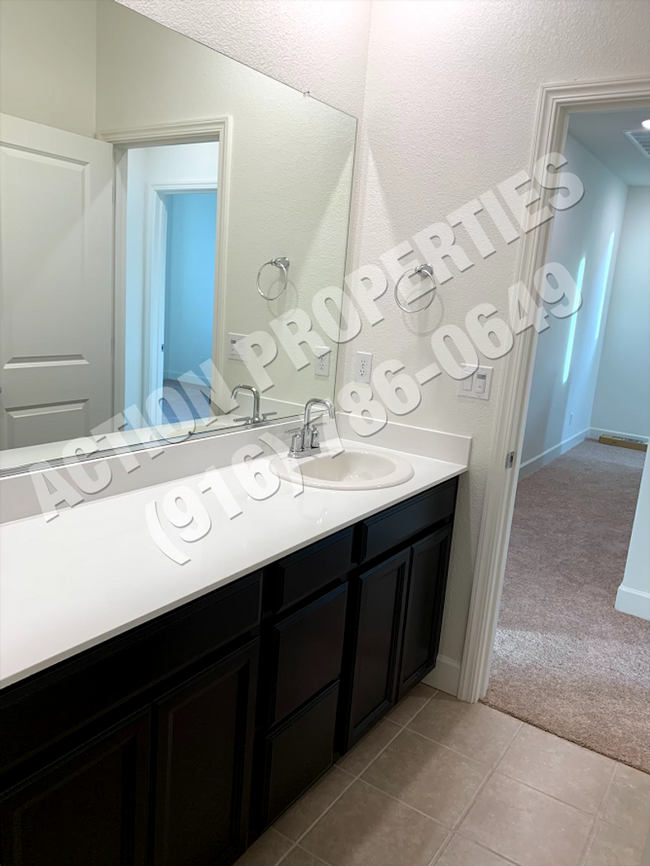 Building Photo - Rocklin Meritage Durango Subdivision: Ener...